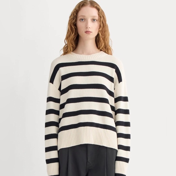 Everlane Sweaters - Everlane Cotton The Boxy Everyday Crewneck Sweater, size M